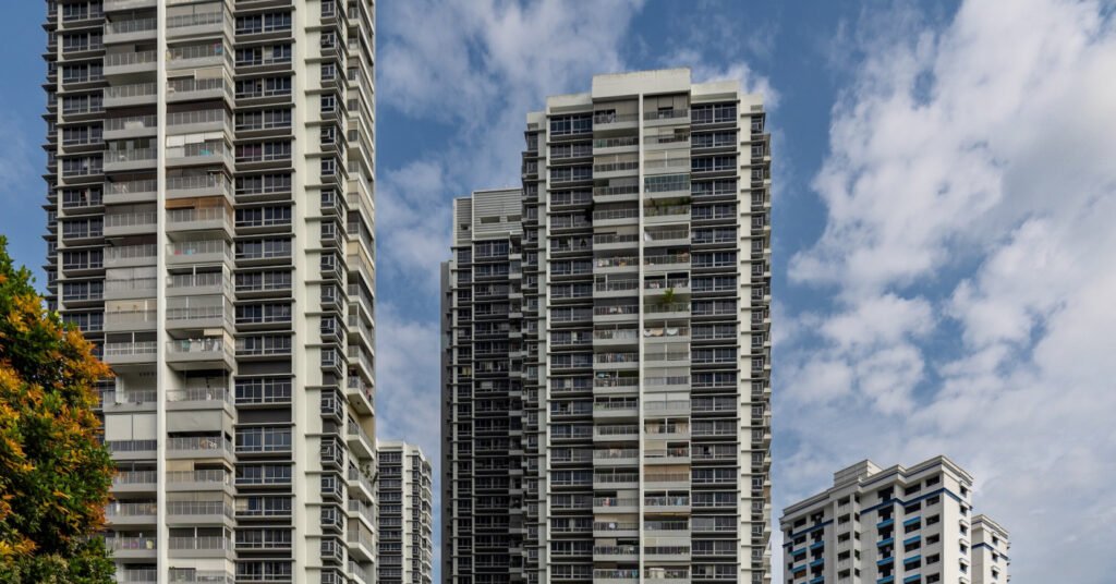 resale-flat-prices-rise-2.5%-in-19th-straight-quarter:-hdb-4q2024-flash