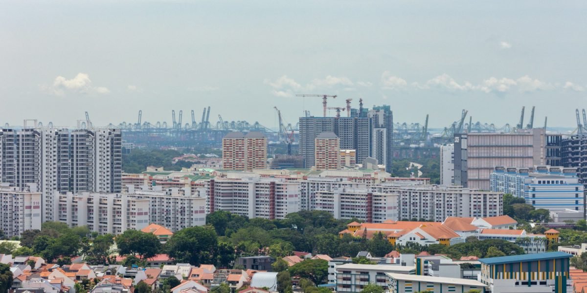 property-market-sentiment-improves-in-3q2024,-boosted-by-interest-rate-cuts:-nus