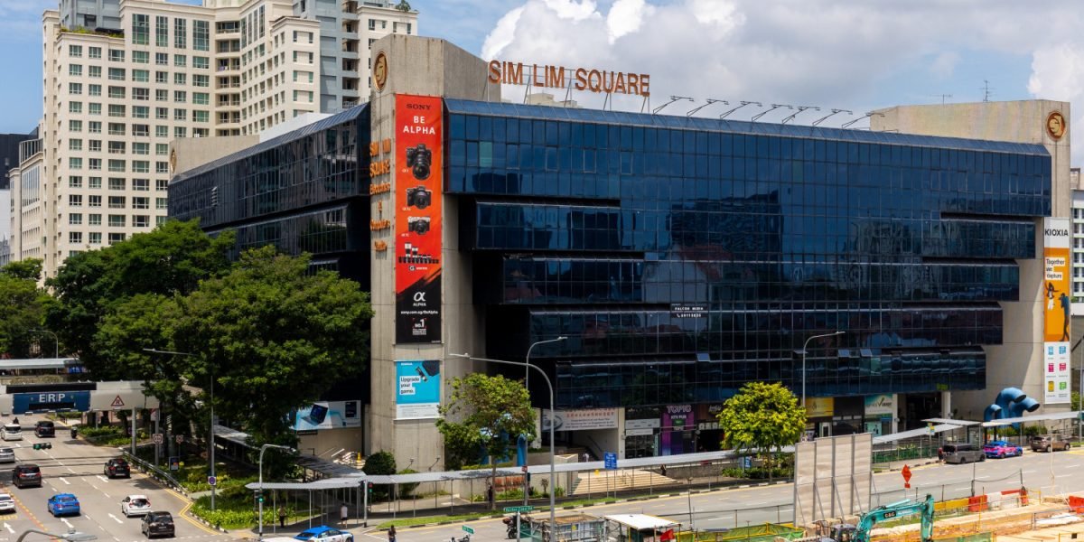two-retail-units-at-sim-lim-square-for-sale-at-$3.38-mil