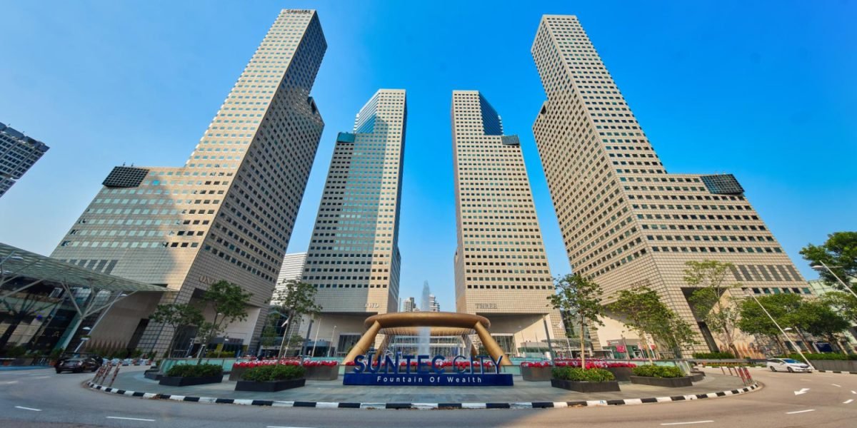 strata-office-floor-in-suntec-tower-for-sale-at-$40.95-mil