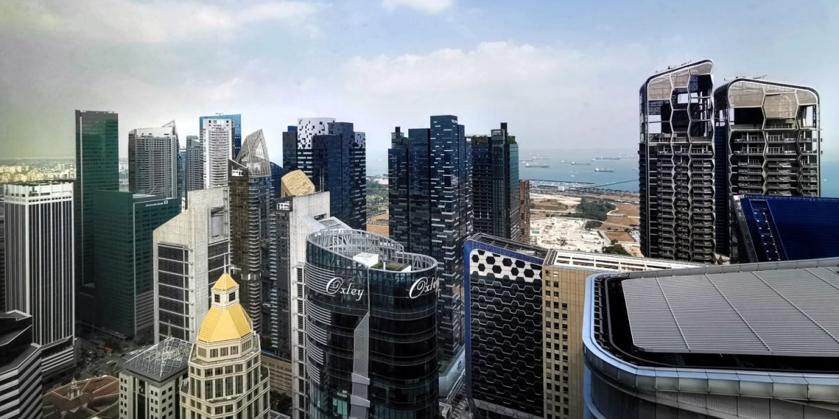 median-rents-for-three-bedroom-condo-units-in-district-1-hit-$9,225-per-month-in-1q2025:-savills