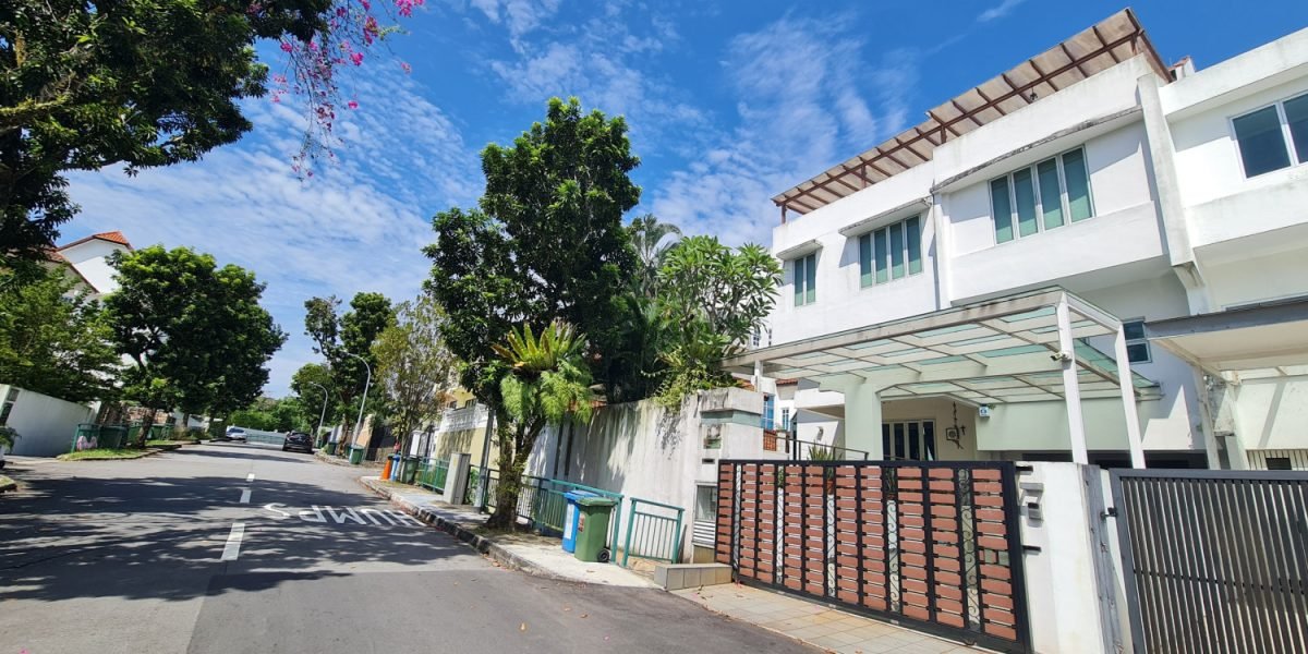 semi-detached-house-at-greenbank-park-going-for-$8-mil